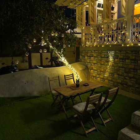Gosolo Stays Bandra Hostel Bombay Exterior foto